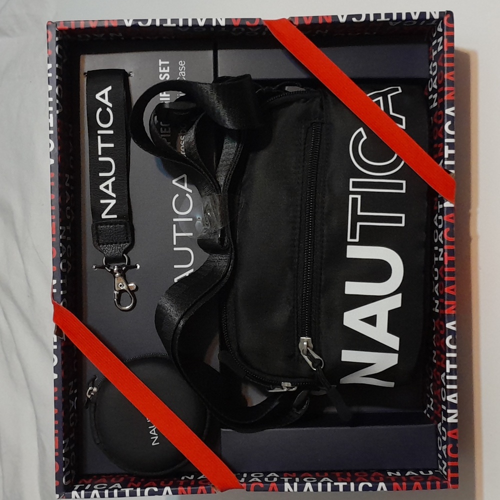 NWT Nautica 3 Piece Gift Set Crossbody
